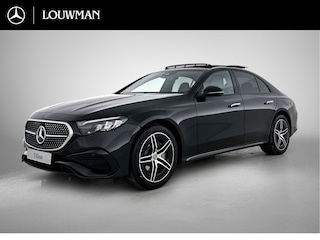 Mercedes-Benz E-klasse 300 e Business Solution AMG | Comfortpakket Plus | Parkeerpakket met 360°-camera | Nightpakket | Winterpakket | Trekhaak | GUARD 360° | Panoramaschuifdak | Warmtewerend, donkergetint glas | Middenconsole in zwart essenhout | 19-inch vijfspaaks AMG velgen |