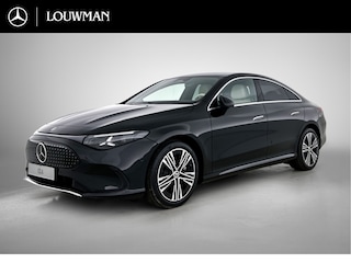 Mercedes-Benz CLA 200 Business Solution Luxury 58 kWh | Winterpakket | Warmtewerend, donkergetint glas | Massagefunctie | Vast panoramadak | Sierdelen openporig bruin eikenhout met aluminium lijnen | 18 inch vijfspaaks lichtmetalen velgen |