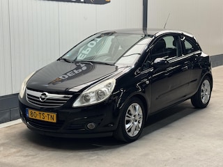 Opel Corsa 1.4-16V Cosmo Nette wagen Airco Jaar APK