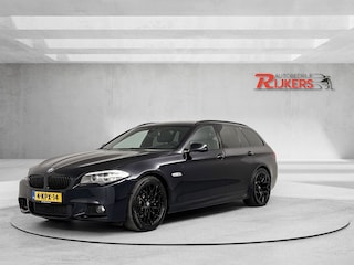 BMW 5-serie- 520i M-Pakket Automaat Panodak,Apple Carpl,Cruise Cont,Camera A,Climate Cont,Stoel verwarm,Elektr A klep,Trekhaak,19"