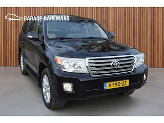 Toyota Land Cruiser 200 V8 4.5 V8 D-4D Executive Window van