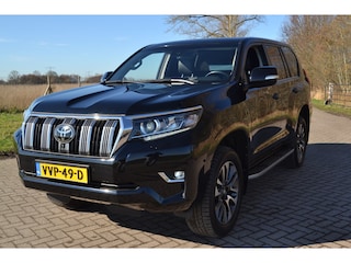 Toyota Land Cruiser 150 2.8 D-4D-F Professional Window Van
