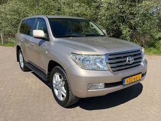 Toyota Land Cruiser 200 V8 4.5 V8 D-4D Executive Standard Roof Window Van