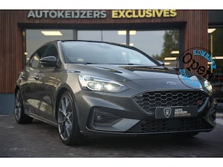 Ford Focus 2.3 EcoBoost ST-X MK4 Virtual Teller Automaat | Panorama | HUD | ACC | Performance Seats | Camera | Winter Pack