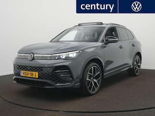 Volkswagen Tiguan 1.5 eHybrid R-Line Edition Panoramadak - 272pk uitvoering - Navigatie - 20 Inch - Trekhaak