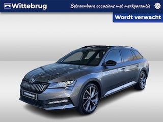 Skoda Superb Combi 1.4 TSI iV 218pk Sportline DSG Automaat / Panorama schuifdak / Navigatie Pro / LM 19 inch / Camera / Wegkl trekhaak
