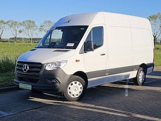 Mercedes-Benz Sprinter 317 L2H2 Pro Mbux10 Euro6 Airco Automaat Facelift Navi BPM-Vrij 170Pk Euro6 Camera! L2H2 Mbux RWD Euro6 Airco Automaat Facelift Navi BPM-Vrij 170Pk Euro6 Camera