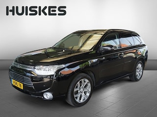 Mitsubishi Outlander 2.0 PHEV Instyle | Trekhaak | Schuif-/kanteldak | Leder