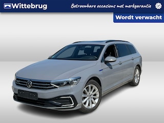 Volkswagen Passat Variant 1.4 TSI PHEV 218PK GTE Business / Panoramadak / Digitale Cockpit / Zwenkbare Trekhaak / 360 Camera / Head-Up Display / IQ.Light