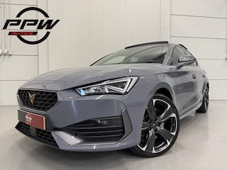 Cupra Leon 1.4 e-Hybrid VZ Copper Edition 25.893KM/PANO/SFEER/LED/ACC/ADAPTIVE-ONDERSTEL/CARPLAY/KEYLESS/KUIPSTOELEN/19"/PRIVACY/GRAPHENGRAU/ABSOLUTE NIEUWSTAAT