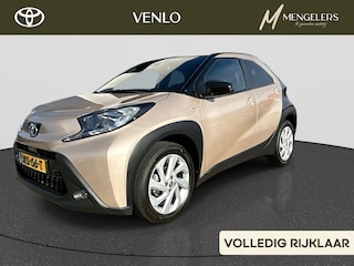 Toyota Aygo 1.0 S-CVT First | Rijklaar | Automaat | Stoelverwarming |