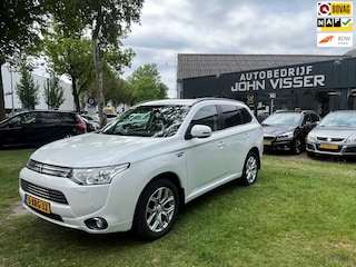 Mitsubishi Outlander 2.0 PHEV instyle * hybride * navi * innovatie-comfort-style * cruise *