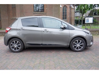 Toyota Yaris 1.5 Full Hybrid 100pk 5D Aut Orange Sport