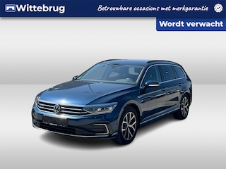 Volkswagen Passat Variant 1.4 TSI PHEV 218pk GTE DSG Automaat / Navigatie / LM 17 inch / Standkachel / IQ LED Matrix / Wegkl trekhaak / Camera