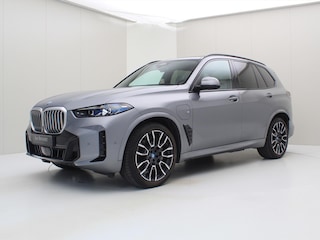 BMW X5 xDrive50e 490pk Automaat M-Sport [ LUCHTVERING+TREKHAAK+CAMERA+H&K+LEDER+LED ]