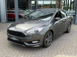 Ford Focus 1.5 ST-LINE 150PK  AIRCO NAVI LMV PDC WINTERPACK