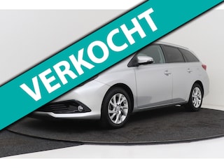 Toyota Auris Touring Sports 1.2T Dynamic | Trekhaak | Org NL | Navigatie | Camera | Keyless |