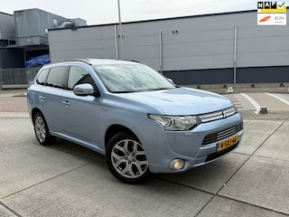 Mitsubishi Outlander 2.0 PHEV Instyle DAK AUTOMAAT APK LEER AUTOMAAT