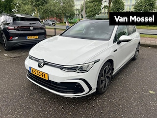 Volkswagen Golf 1.5 eTSI R-Line | 150 PK | Automaat | Panorama Schuif-Kantel Dak | Stoel en Stuurverwarming | Apple Carplay / Android Auto