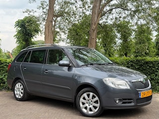 Skoda Fabia Combi 1.4-16V Tour/Airco/Trekhaak/Nieuwe APK/Elekt ramen/