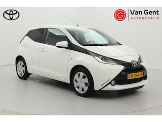 Toyota Aygo 1.0 VVT-i x-nav | Navigatie | Airco | Camera | Bluetooth | Privacy glas