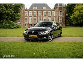 BMW 320i | AUT | Carplay | NAP |