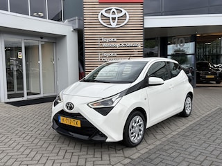 Toyota Aygo 1.0 VVT-i x-play AIRCO NL-AUTO CAMERA