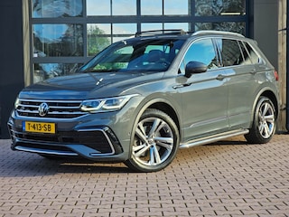 Volkswagen Tiguan 2.0 TSI 190PK 4MOTION DSG R-Line | Pano | Trekhaak | HUD | Stuur- & stoelverwarming | Virtual | App-connect | LMV 19" |