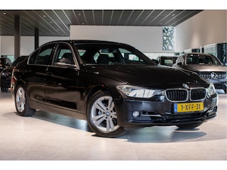 BMW 320i Executive Sport Line Pack|Bi-Xenon|17''|Cruise|Clima|PDC|Aut8