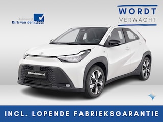 Toyota Aygo Hybrid 115 play | Comfort Pack & Active Pack | Achteruitrijcamera | Apple Carplay/Android Auto | Voorstoelen verwarmd | Carkit | DAB | LED |