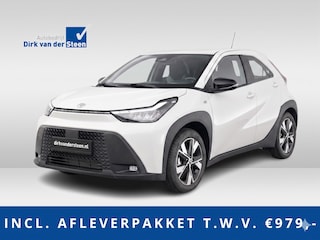 Toyota Aygo Hybrid 115 play | Comfort Pack & Active Pack | Achteruitrijcamera | Apple Carplay/Android Auto | Voorstoelen verwarmd | Carkit | DAB | LED |