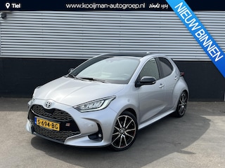 Toyota Yaris 1.5 Hybrid GR Sport Panoramadak, dodehoekdetectie, Stoel- & Stuurwiel verwarmd, LMV, JBL, HUD, 1e eign. Nieuw geleverd en dealeronderhouden