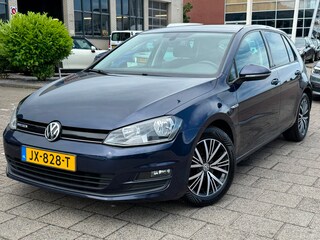 Volkswagen Golf 1.0 TSI Connected Series