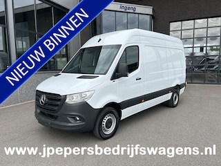 Mercedes-Benz Sprinter 317 CDI L2 H2 360 Camera / Trekhaak / MBUX / Navigatie / Parkeersensoren / Cruise control / Airco / 270 Graden achterdeuren