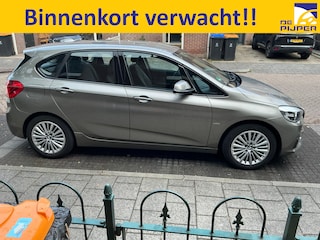 BMW 2-serie Tourer 220i Luxury ,ORGINEEL NEDERLANDSE AUTO , BOEKJES,NAP EN ONDERHOUDSHISTORIE