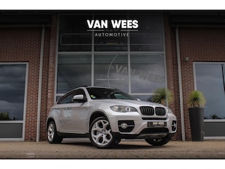 BMW X6 xDrive35i | Sport pakket | Camera | Keyless entry | Soft close | Stuurverwarming | Achterbankverwarming | HiFi audio | Adaptive Xenon | Head-up | DAB | Navigatie | Bluetooth