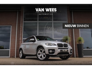 BMW X6 xDrive35i | Sport pakket | Camera | Keyless entry | Soft close | Stuurverwarming | Achterbankverwarming | HiFi audio | Adaptive Xenon | Head-up | DAB | Navigatie | Bluetooth