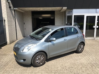 Toyota Yaris 1.3 VVTi Sol / APK MAART 2027 / 5 DEURS / AIRCO / ELECTR RAMEN / RIJDT OK