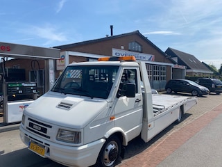 Iveco Daily 35.12S-330 Oprijwagen