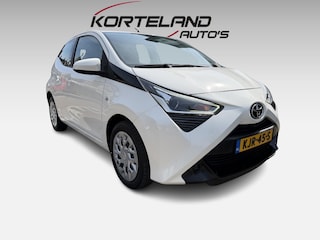 Toyota Aygo 1.0 VVT-i x-play AIRCO CAMERA LED