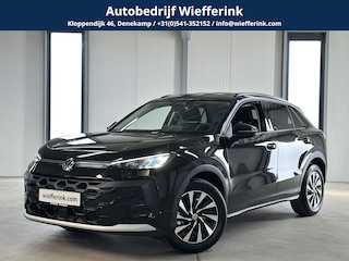 Volkswagen T-Roc 1.5 eTsi 150 pk Life First Edition | Comfort | Camera | Trekhaak |
