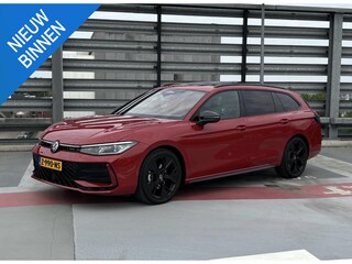 Volkswagen Passat VARIANT 1.5 eTSI R-LINE BUSINESS I WINTERPAKKET I SCHUIF/KANTELDAK I 360° CAMERA I GROOT SCHERM
