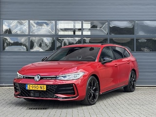 Volkswagen Passat VARIANT 1.5 eTSI R-LINE BUSINESS I WINTERPAKKET I SCHUIF/KANTELDAK I 360° CAMERA I GROOT SCHERM