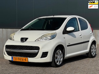 Peugeot 107 1.0-12V Millesim 200