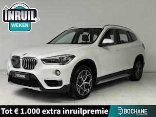 BMW X1 sDrive20i High Executive | Panoramadak | Trekhaak | Leder | Achteruitrijcamera |