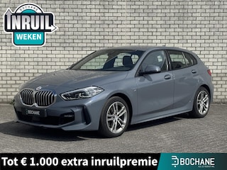 BMW 118i Business Edition | Apple CarPlay / Android Auto | Achteruitrijcamara | M pakket |