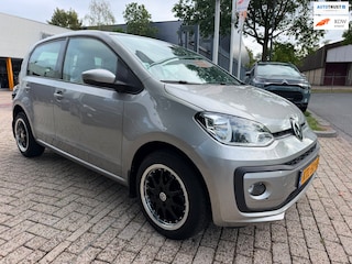 Volkswagen Up 1.0 high up! R-Line 5 deurs, camera, clima, cruise controle, elec pakket, stoel verwarming, 1e eigenaar