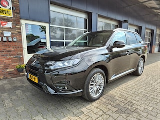 Mitsubishi Outlander 2.4 PHEV INTENSE+, Trekhaak, Carplay, 360 Camera, Zonnedak, Elektrische Achterklep, ALL IN Prijs!