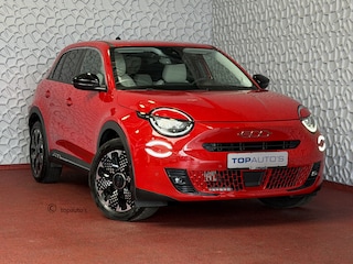 Fiat 600 1.2 Full Options • Leder • Massage • Camera • Hybrid La Prima • CarPlay • ACC • Elek. Klep • 18" ✅ Top Auto Fiat Wijchen , 30 Jaar ervaring in Fiat , Wij leveren de : Icon / La Prima / Pop / Sport . Urban / Benzine / Hybrid . Met Fabrieksgarantie ✅