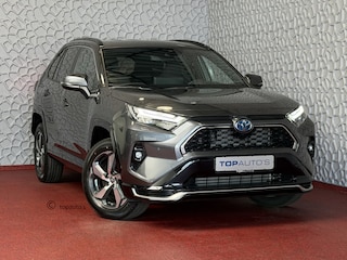 Toyota RAV4 2.5 PHEV AWD 306PK | ☑️ Nieuwe auto ☑️ | 0 km 1500KG trekgew. | HUD | Camera | LED | Elek. klep | STUUR/STOELVERW. V+A PHEV PLUG IN